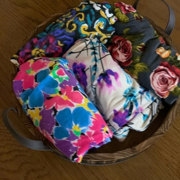 Pants - BUNDLE OF 4 Pairs of Floral and Paisley Leggings Size M NWT gifted